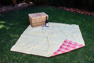 PICNIC BLANKET